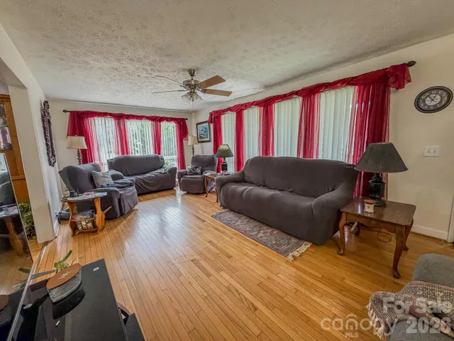 $379,000 | 2301 Silvers Mill Road, Marshall, NC 28753