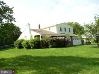 111 Cherokee Road Doylestown, PA 18901 - Photo 2 of 4 Gallery Image 2