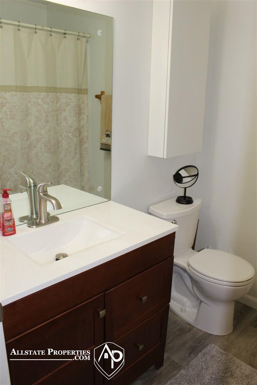 6314 Yorkshire North Riding Road Flint, MI 48532 - Photo 14 of 26 31378248-13.JPG