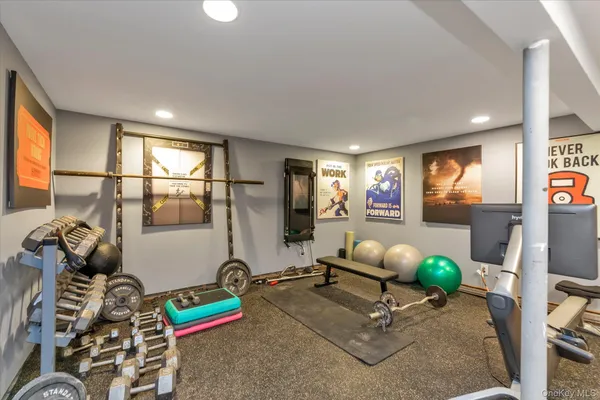 $1,199,000 | 301 Cameo Drive, Massapequa, NY 11758