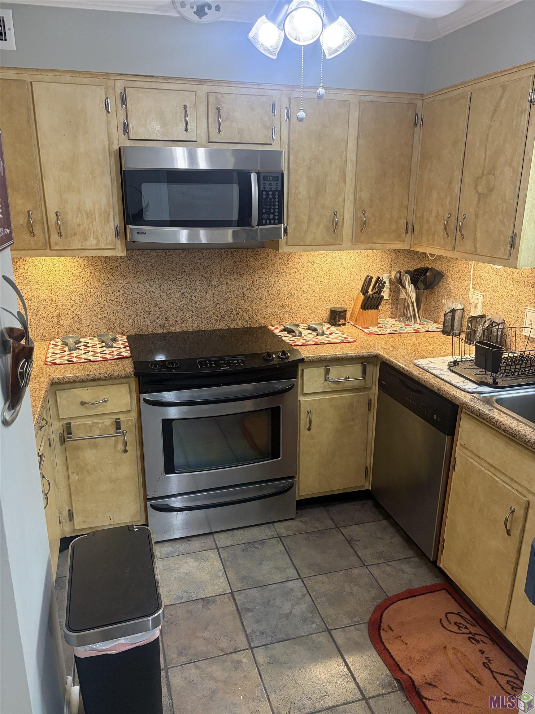1755 College Drive, Unit 219 Baton Rouge, LA 70808 - Photo 2 of 37
