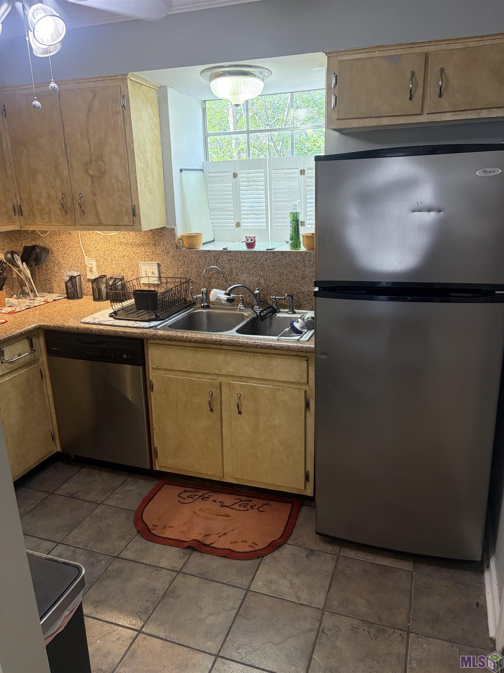 1755 College Drive, Unit 219 Baton Rouge, LA 70808 - Photo 3 of 37