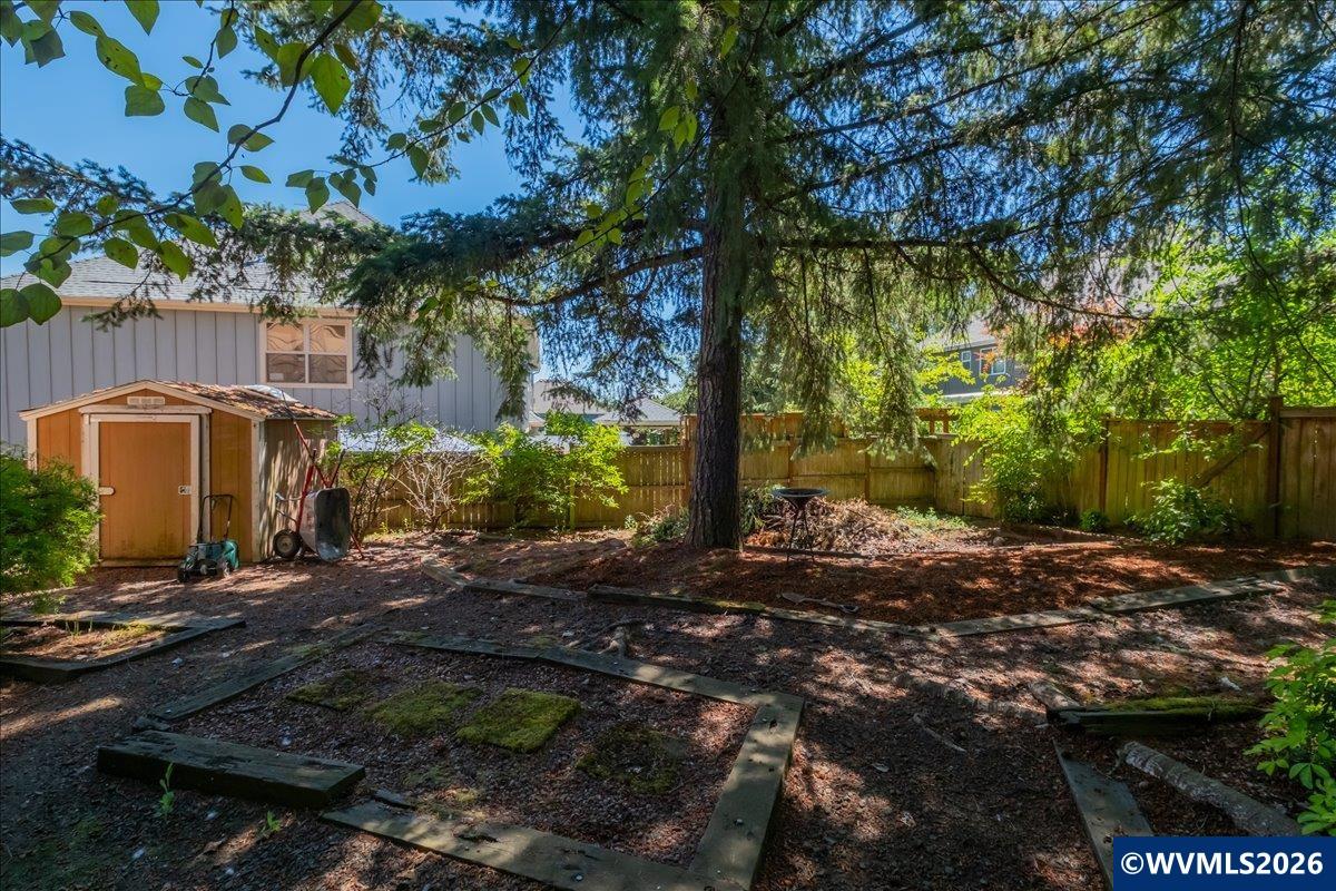 2448 Northwest Violet Avenue Albany, OR 97321 - Photo 40 of 46