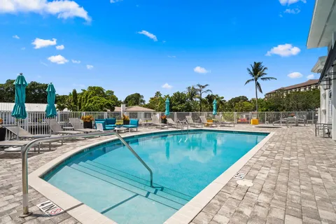 $948,500 | 2900 Northeast 12th Terrace, Unit 25, Oakland Park, FL 33334