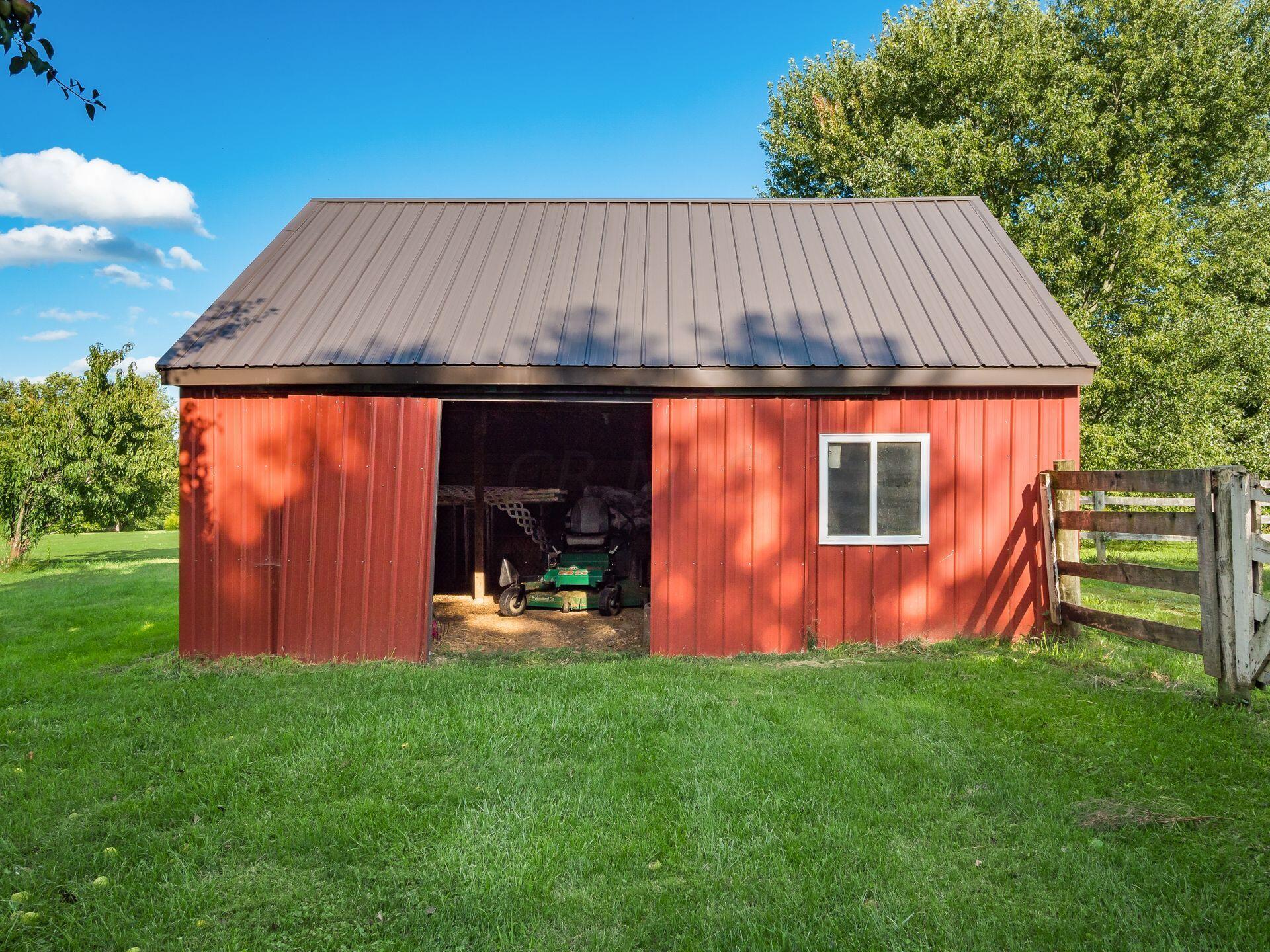 5280 Carters Corner Road Sunbury, OH 43074 - Photo 32 of 36 2 Stall Horse Barn