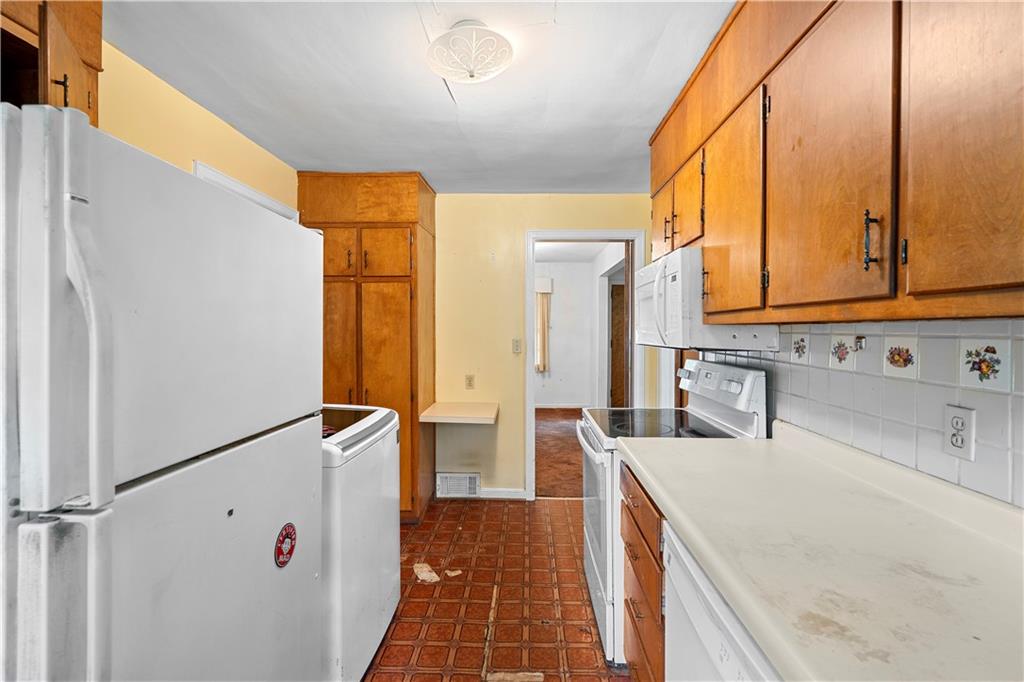 2592 Woodridge Drive Decatur, GA 30033 - Photo 13 of 25 Gallery Image 13