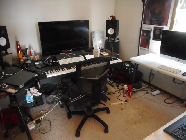 $215,000 | 2207 Ramsey Circle, Streamwood, IL 60107