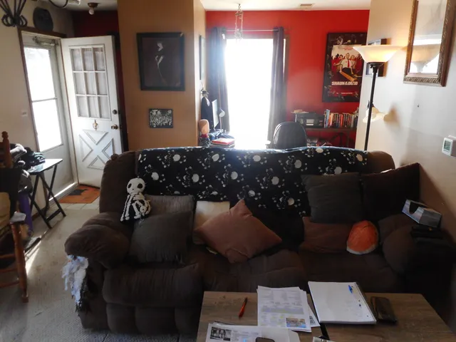 $215,000 | 2207 Ramsey Circle, Streamwood, IL 60107