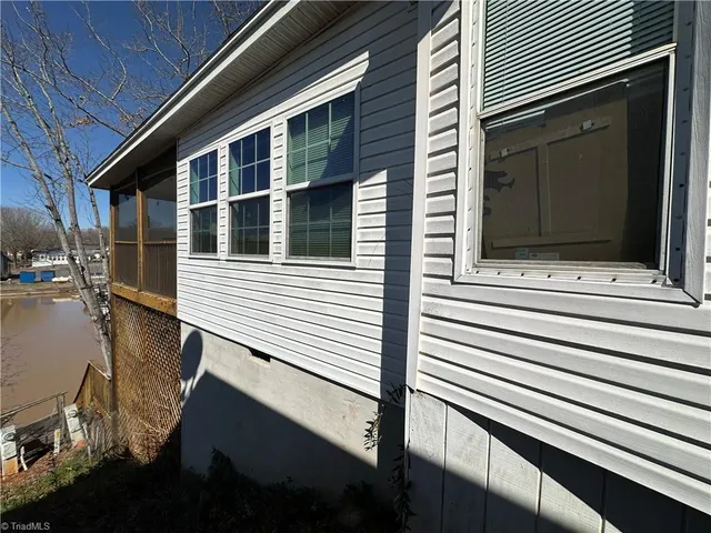 $339,000 | 117 Badin Lake Road, New London, NC 28127