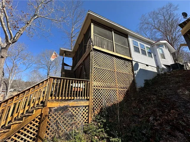 $339,000 | 117 Badin Lake Road, New London, NC 28127