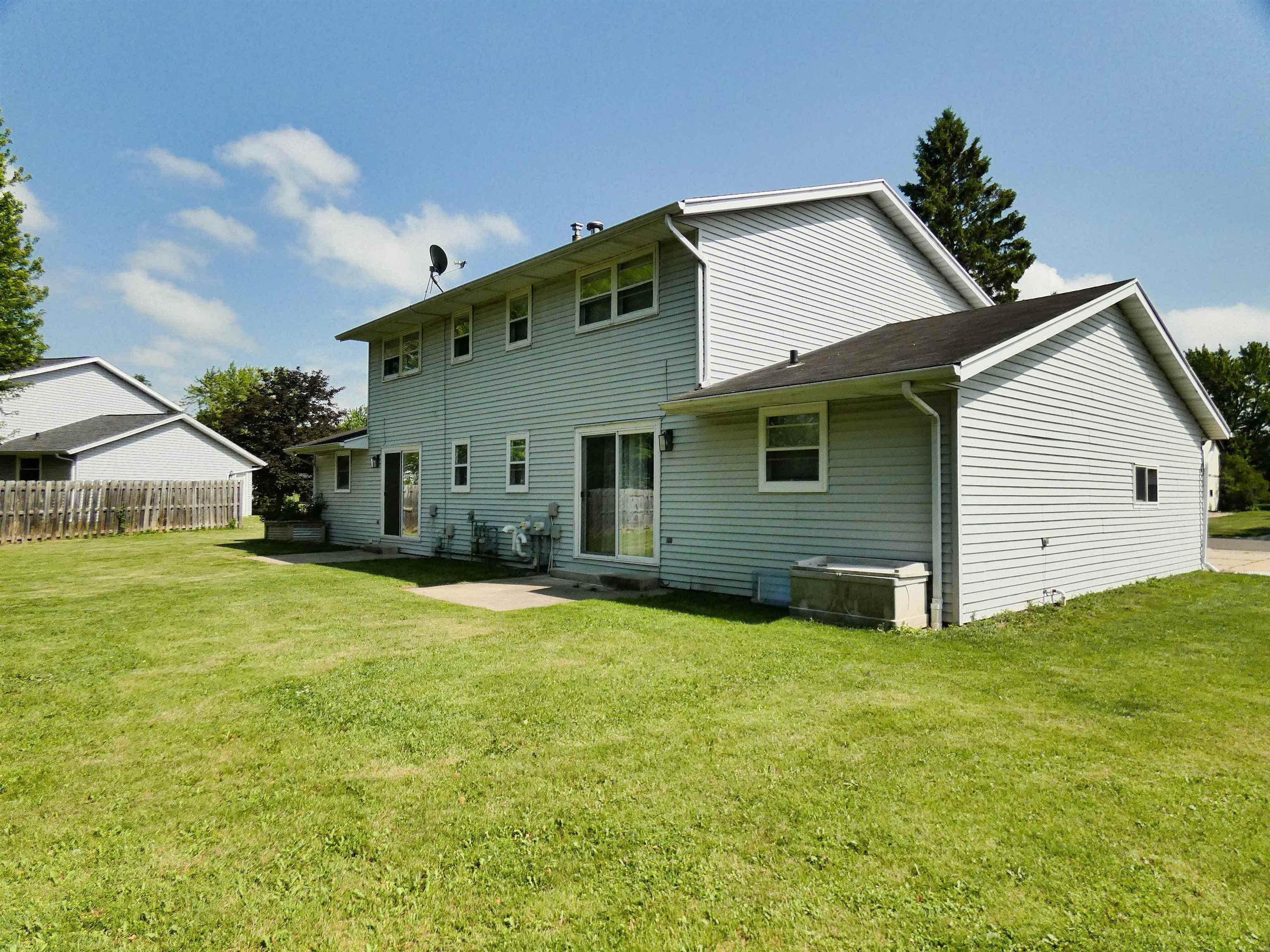 465 South Good Hope Road De Pere, WI 54115 - Photo 2 of 36