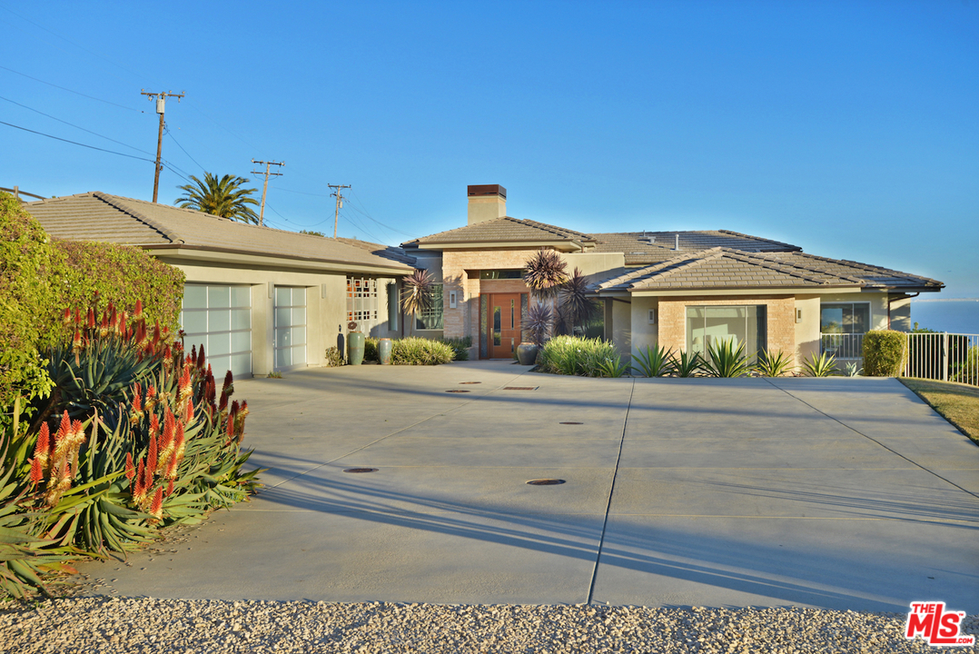 3320 Sumac Ridge Road Malibu, CA 90265 - Photo 3 of 47