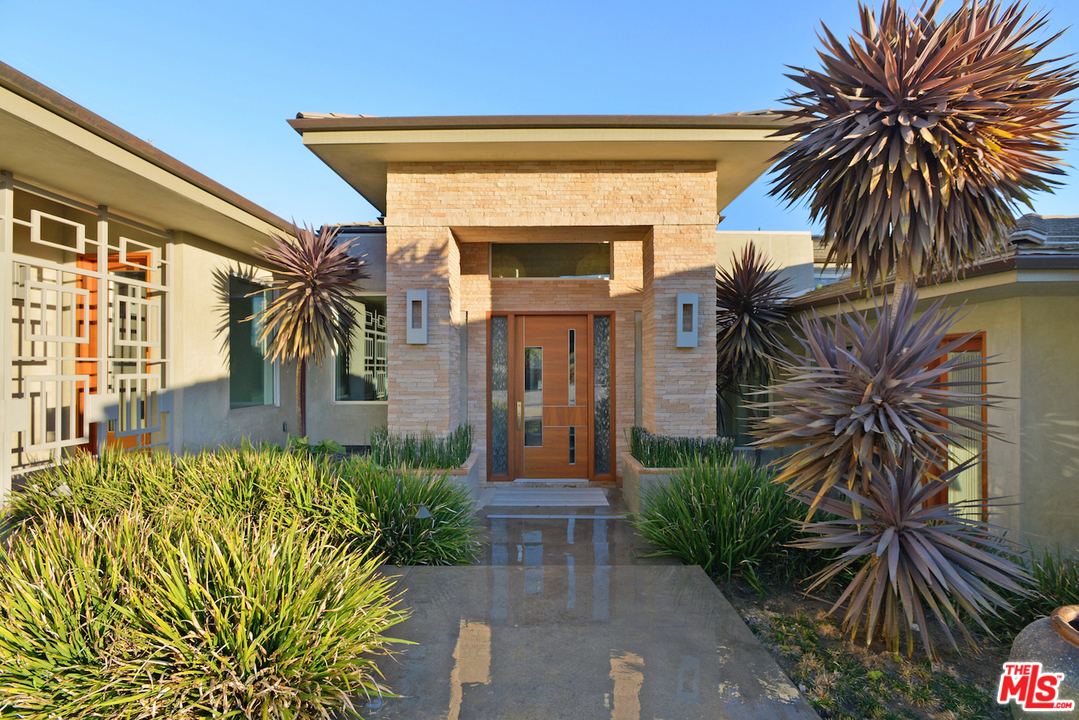 3320 Sumac Ridge Road Malibu, CA 90265 - Photo 4 of 47