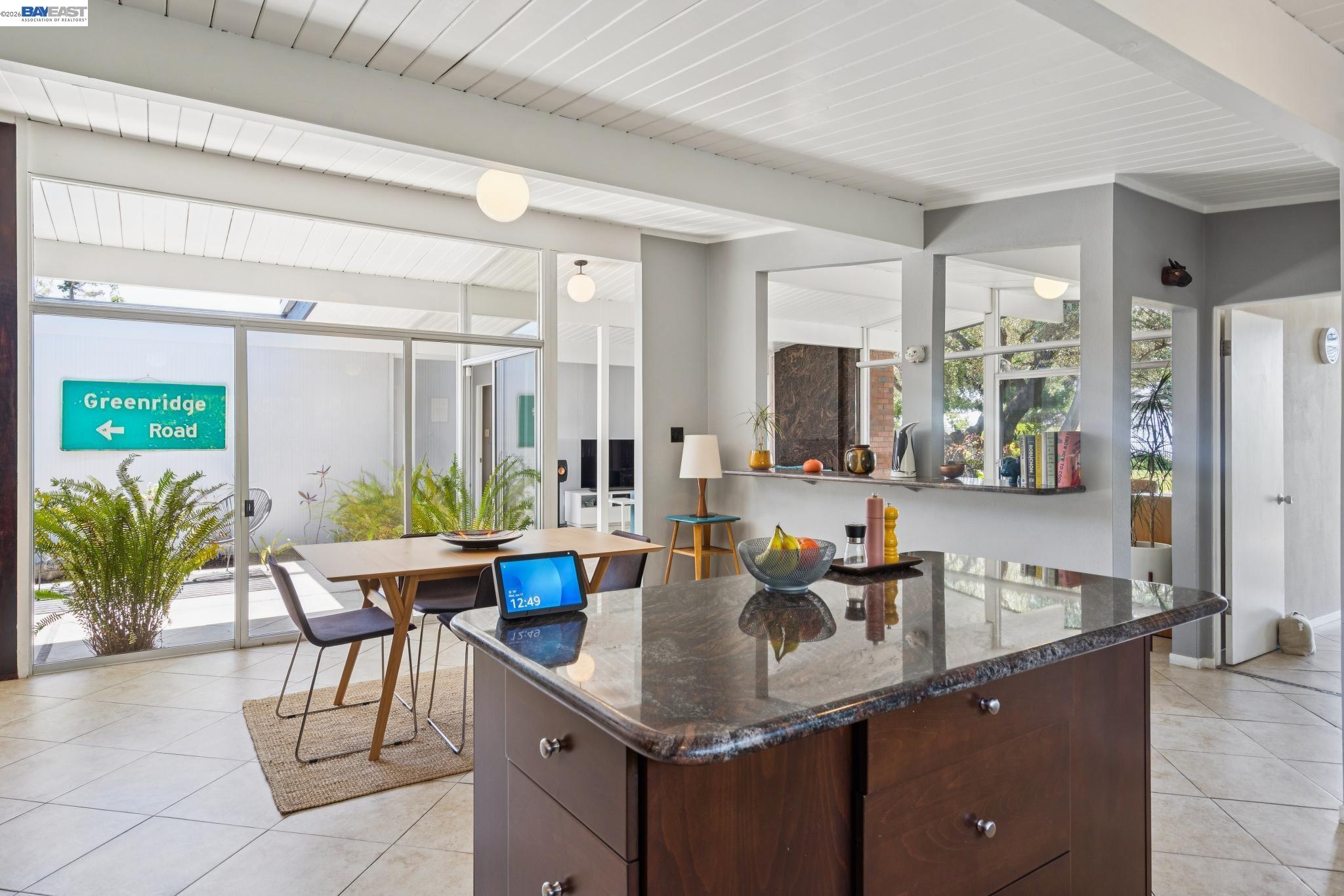 5842 Highwood Road Castro Valley, CA 94552 - Photo 20 of 93