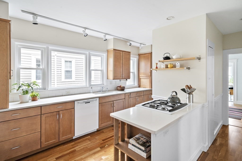 31 Whitfield Road, Unit 31 Somerville, MA 02144 - Photo 6 of 16