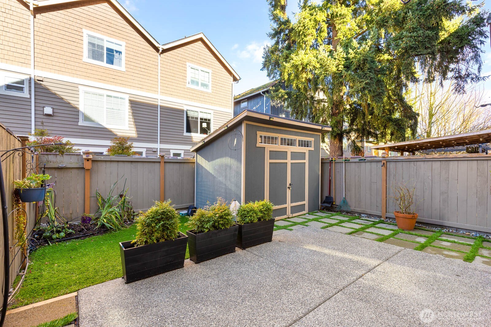 932 North 96th Street Seattle, WA 98103 - Photo 17 of 19