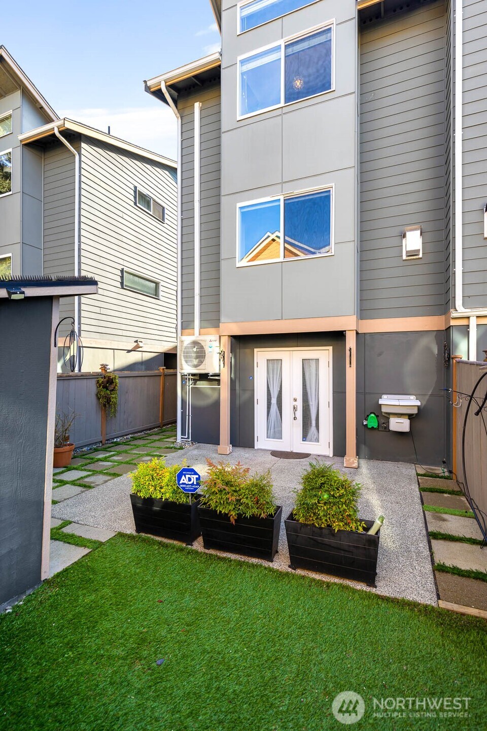 932 North 96th Street Seattle, WA 98103 - Photo 19 of 19