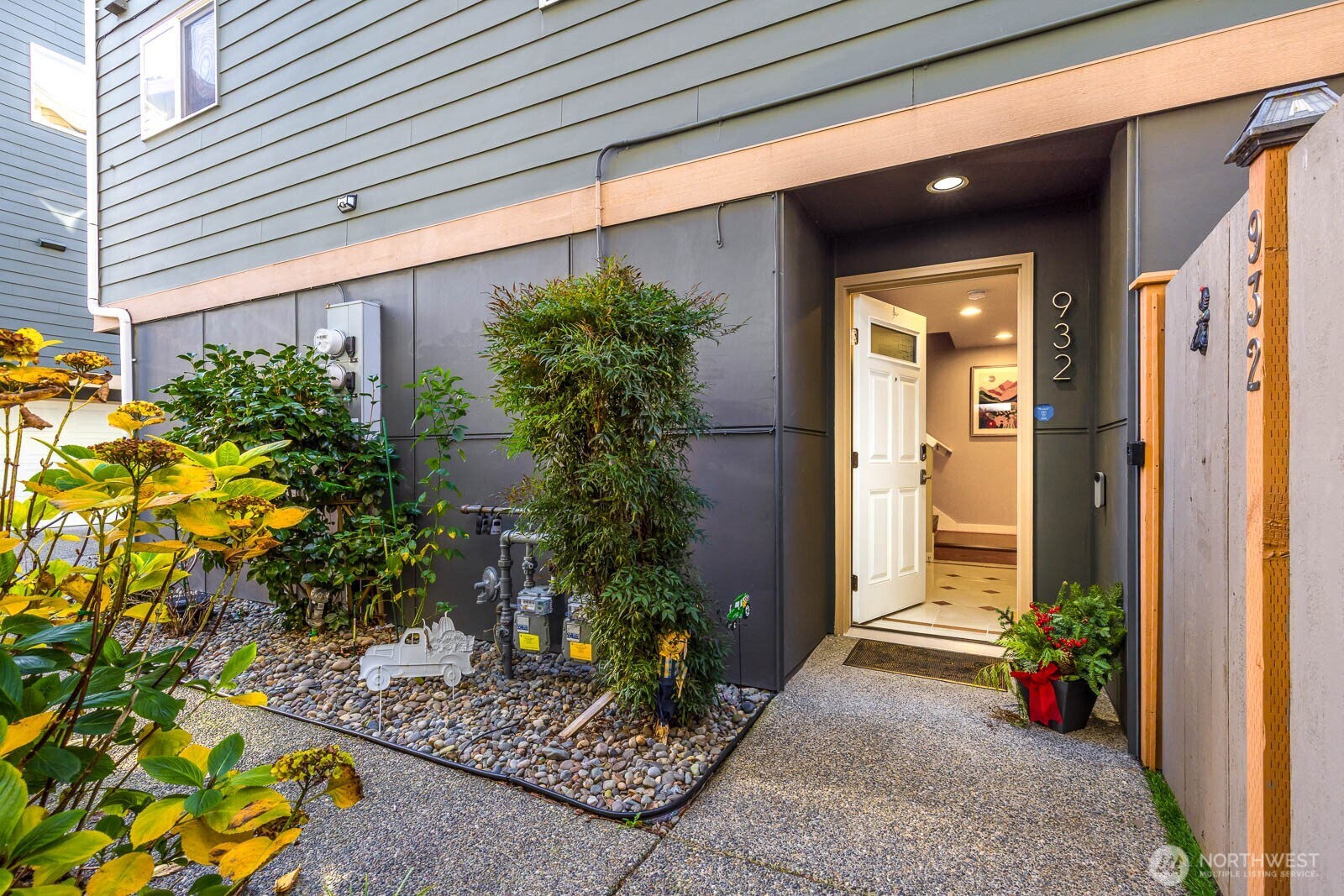 932 North 96th Street Seattle, WA 98103 - Photo 2 of 19