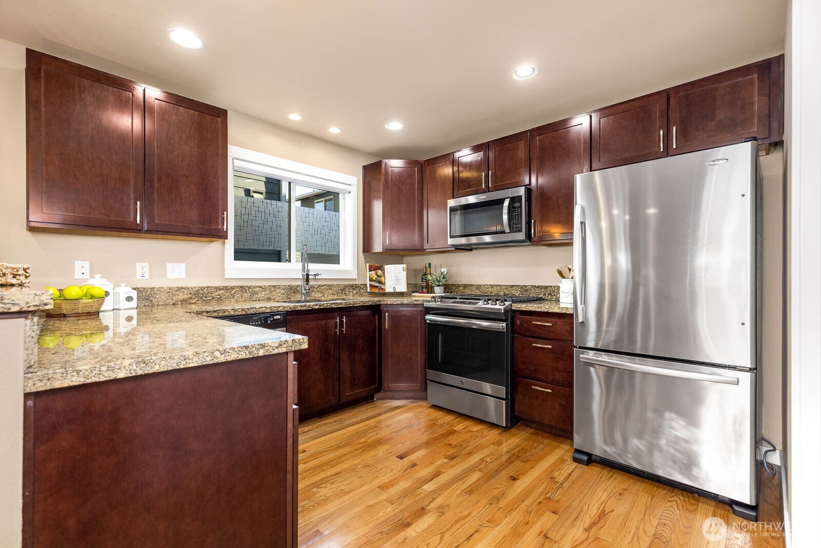 932 North 96th Street Seattle, WA 98103 - Photo 4 of 19