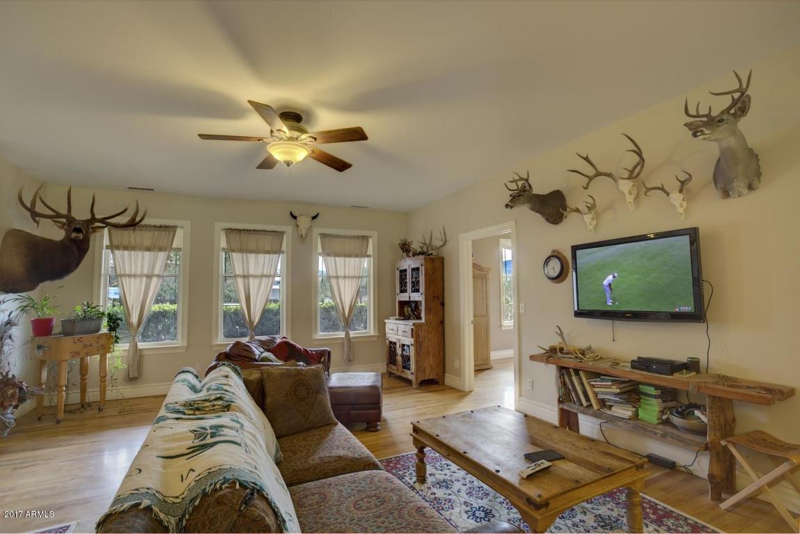 2206 North Old Barn Road Payson, AZ 85541 - Photo 10 of 31 Living Room