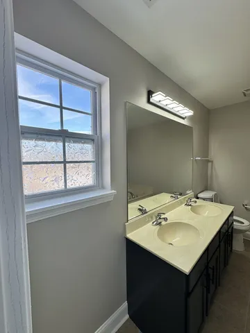 $2,600 | 102 Soo Line Drive, Grayslake, IL 60030