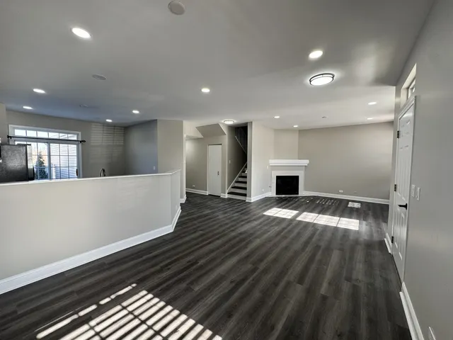 $2,600 | 102 Soo Line Drive, Grayslake, IL 60030