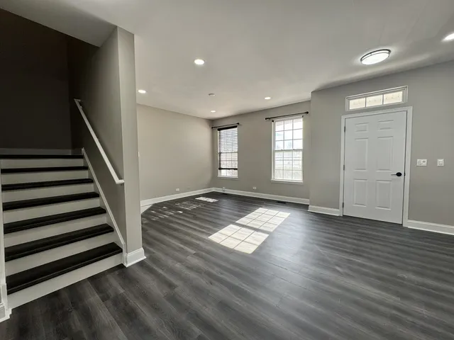 $2,600 | 102 Soo Line Drive, Grayslake, IL 60030