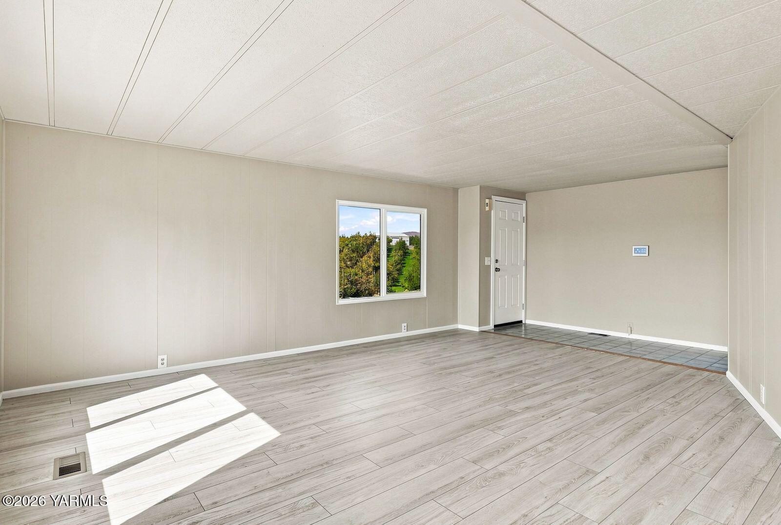 2040 Selah Naches Road Yakima, WA 98908 - Photo 7 of 40 2040 Selah Naches Rd 0007