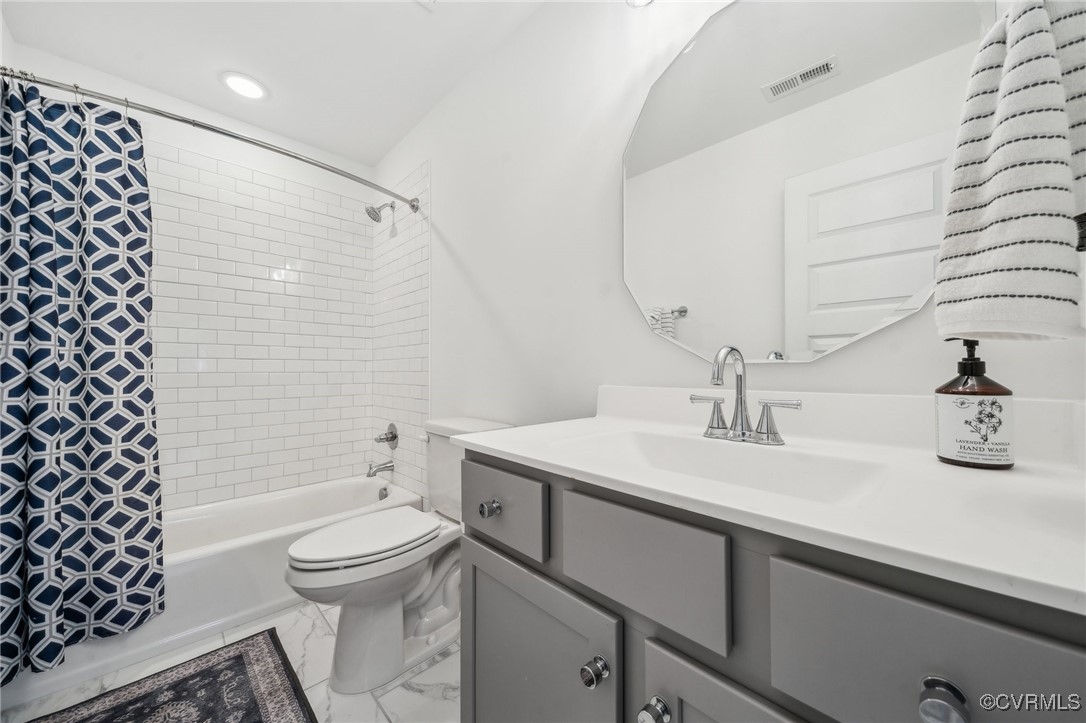 6701 Ruby Hill Road Moseley, VA 23120 - Photo 36 of 50 Well appointed private guest en-suite.