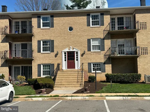 $1,695 | 3945 Lyndhurst Drive, Unit 303, Fairfax, VA 22031