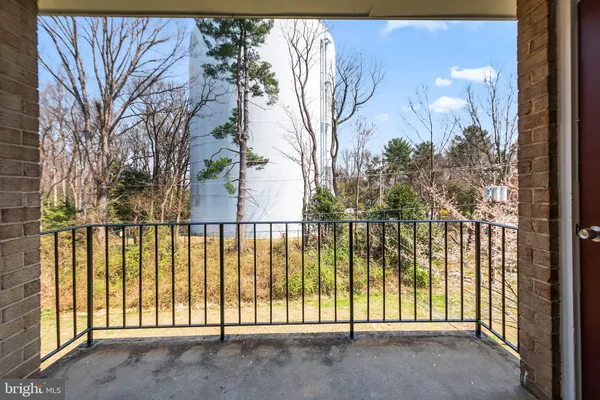 $1,695 | 3945 Lyndhurst Drive, Unit 303, Fairfax, VA 22031