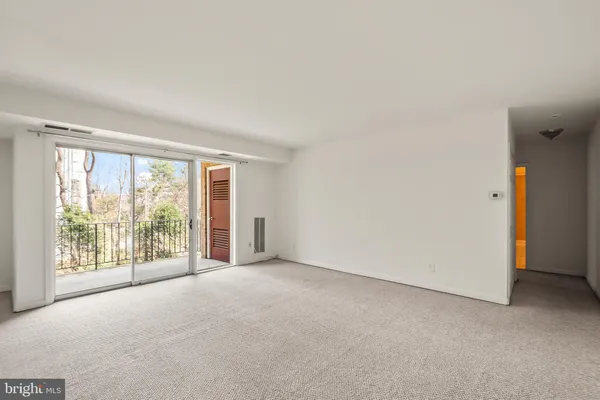 $1,695 | 3945 Lyndhurst Drive, Unit 303, Fairfax, VA 22031