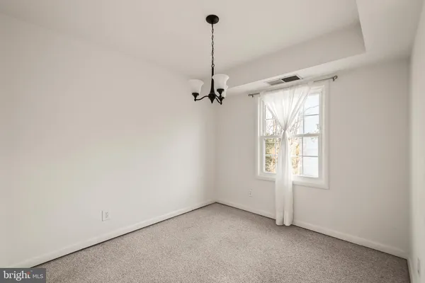 $1,695 | 3945 Lyndhurst Drive, Unit 303, Fairfax, VA 22031