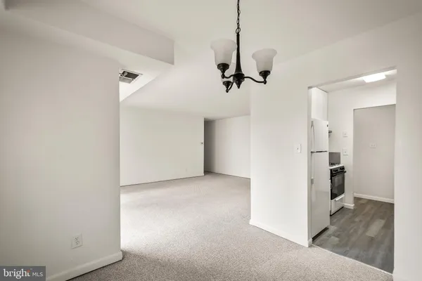 $1,695 | 3945 Lyndhurst Drive, Unit 303, Fairfax, VA 22031