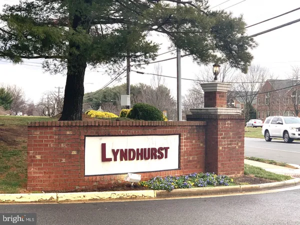 $1,695 | 3945 Lyndhurst Drive, Unit 303, Fairfax, VA 22031