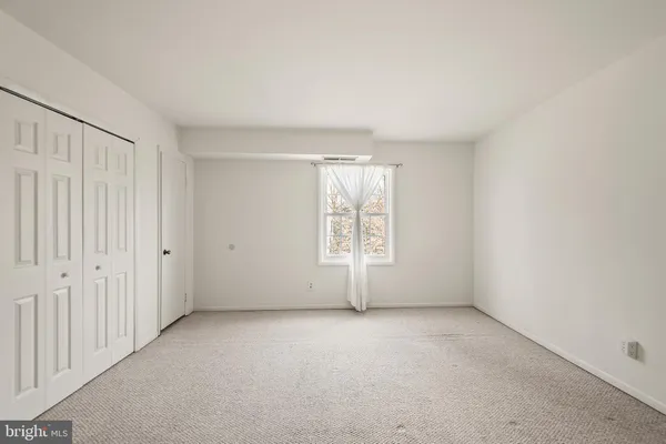 $1,695 | 3945 Lyndhurst Drive, Unit 303, Fairfax, VA 22031