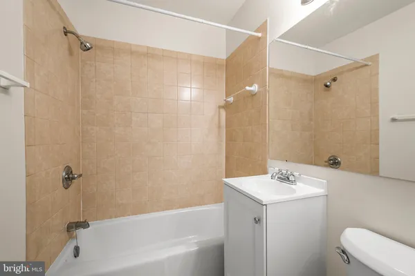 $1,695 | 3945 Lyndhurst Drive, Unit 303, Fairfax, VA 22031