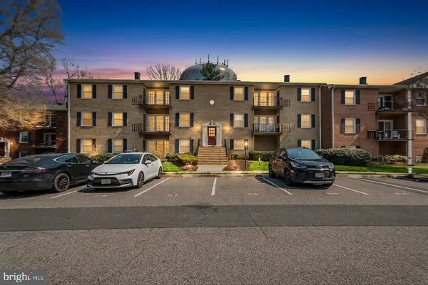 $1,695 | 3945 Lyndhurst Drive, Unit 303, Fairfax, VA 22031