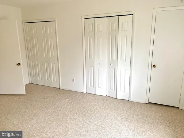 $1,695 | 3945 Lyndhurst Drive, Unit 303, Fairfax, VA 22031