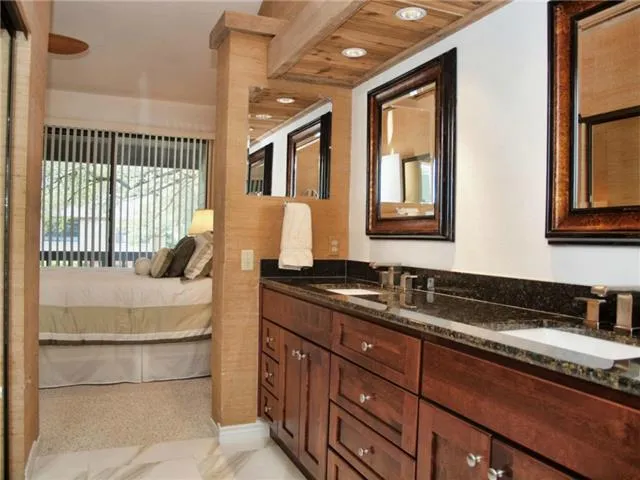 $1,850 | 7122 Wood Hollow Drive, Unit 10, Austin, TX 78731