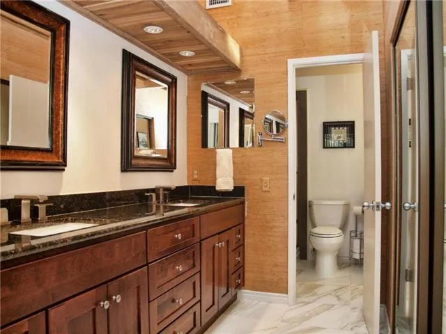 $1,850 | 7122 Wood Hollow Drive, Unit 10, Austin, TX 78731