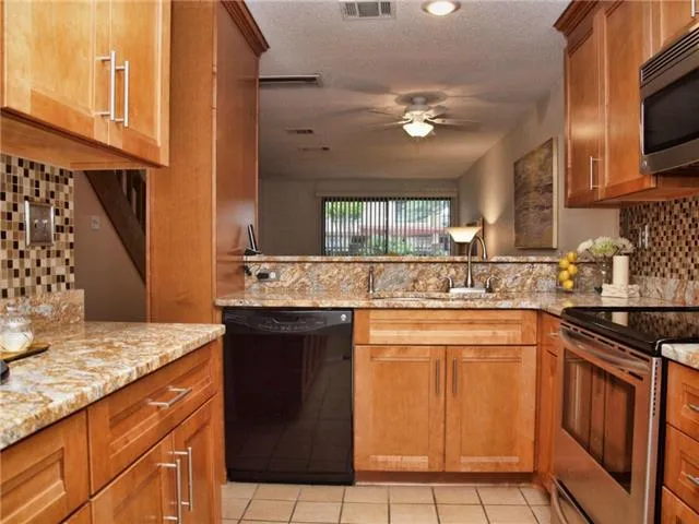 $1,850 | 7122 Wood Hollow Drive, Unit 10, Austin, TX 78731