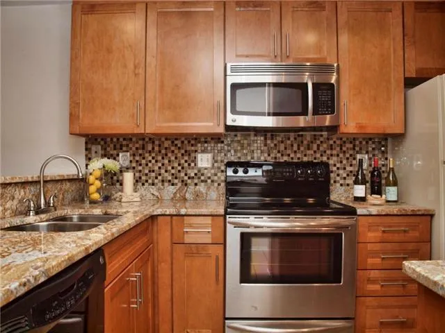 $1,850 | 7122 Wood Hollow Drive, Unit 10, Austin, TX 78731