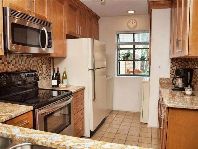 $1,850 | 7122 Wood Hollow Drive, Unit 10, Austin, TX 78731