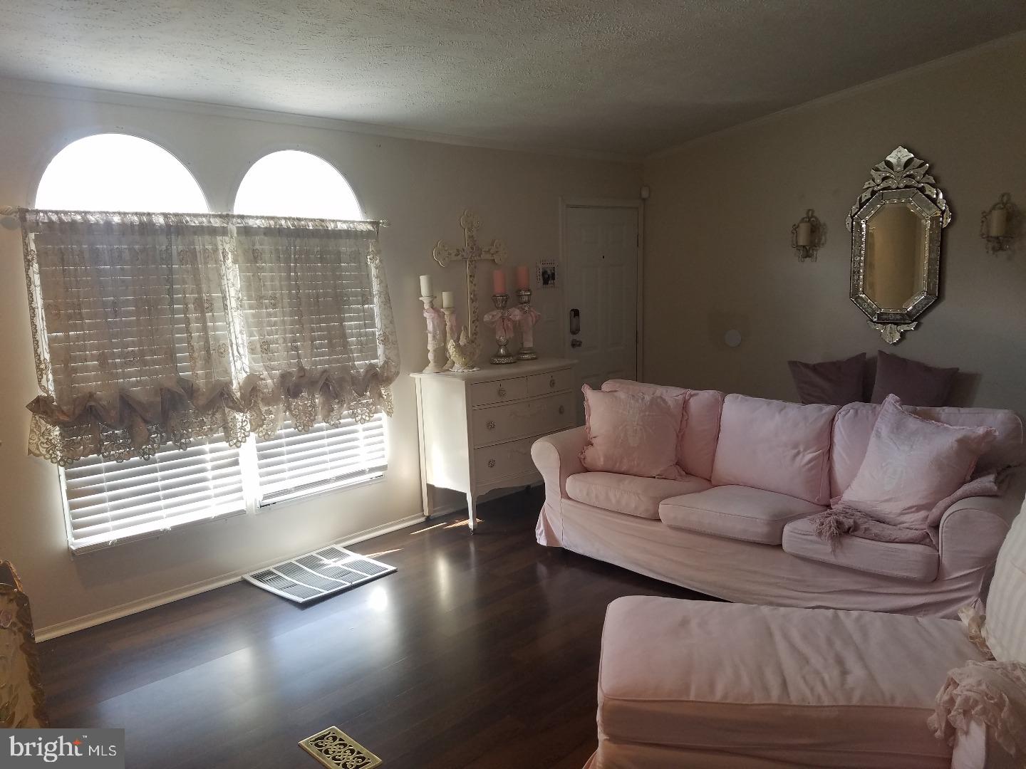 408 Oceanwind Road Bear, DE 19701 - Photo 2 of 14 Living Room