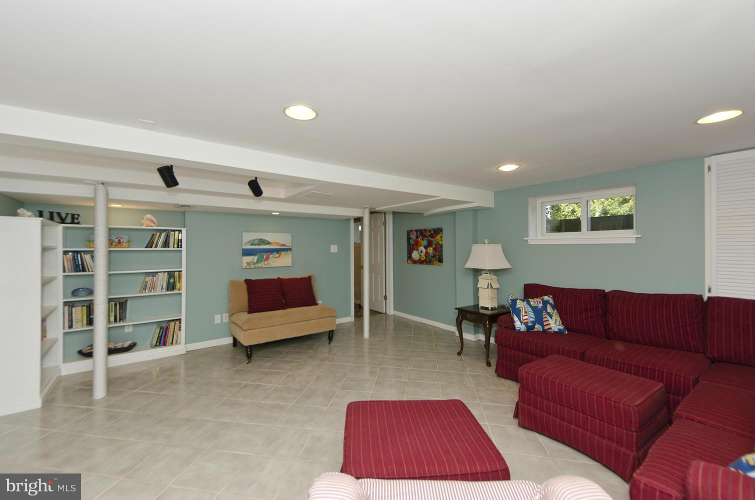 5700 25th Road North Arlington, VA 22207 - Photo 22 of 29 a living room with furniture and a couch