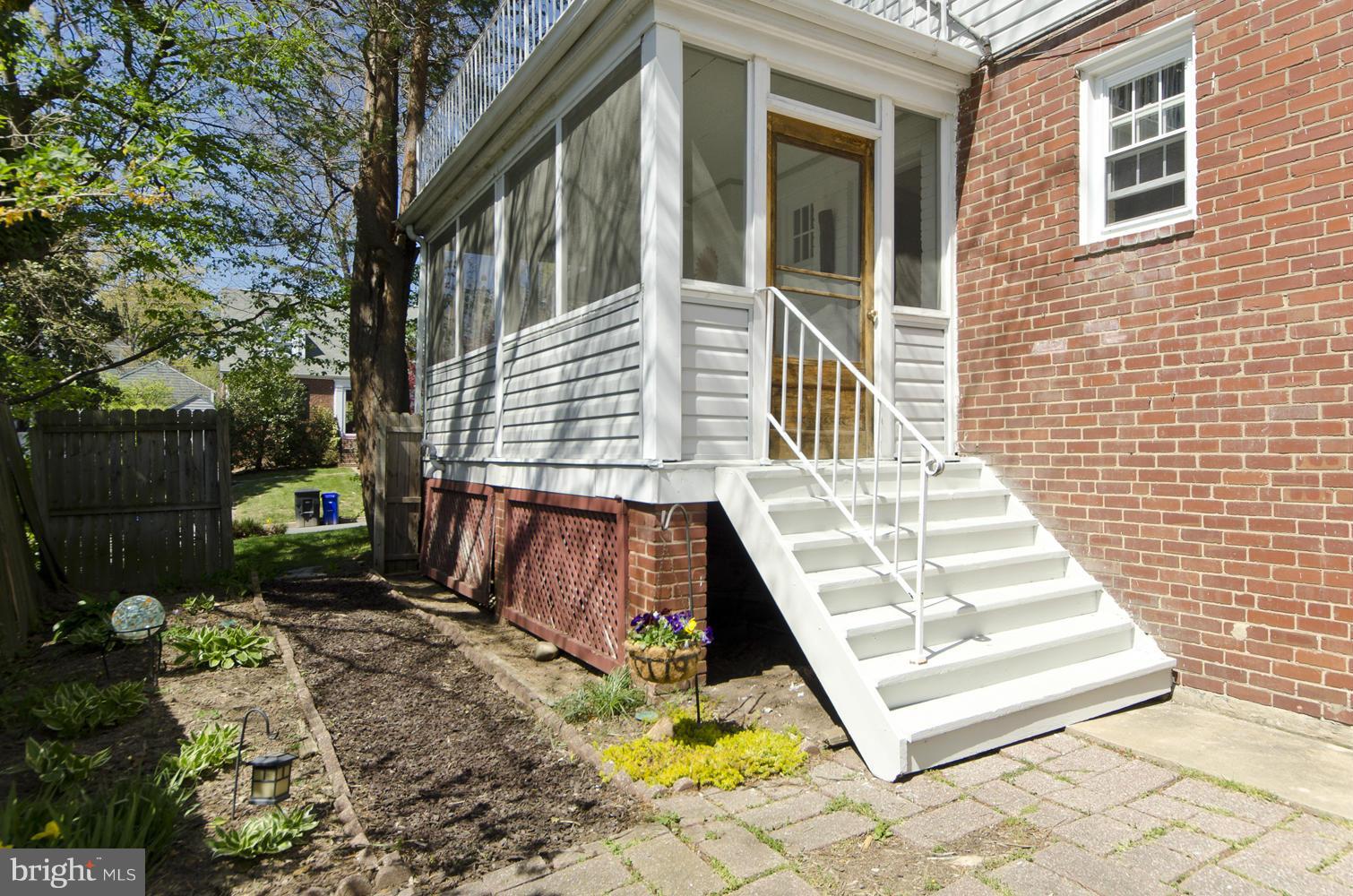 5700 25th Road North Arlington, VA 22207 - Photo 25 of 29 front view of a house with a yard