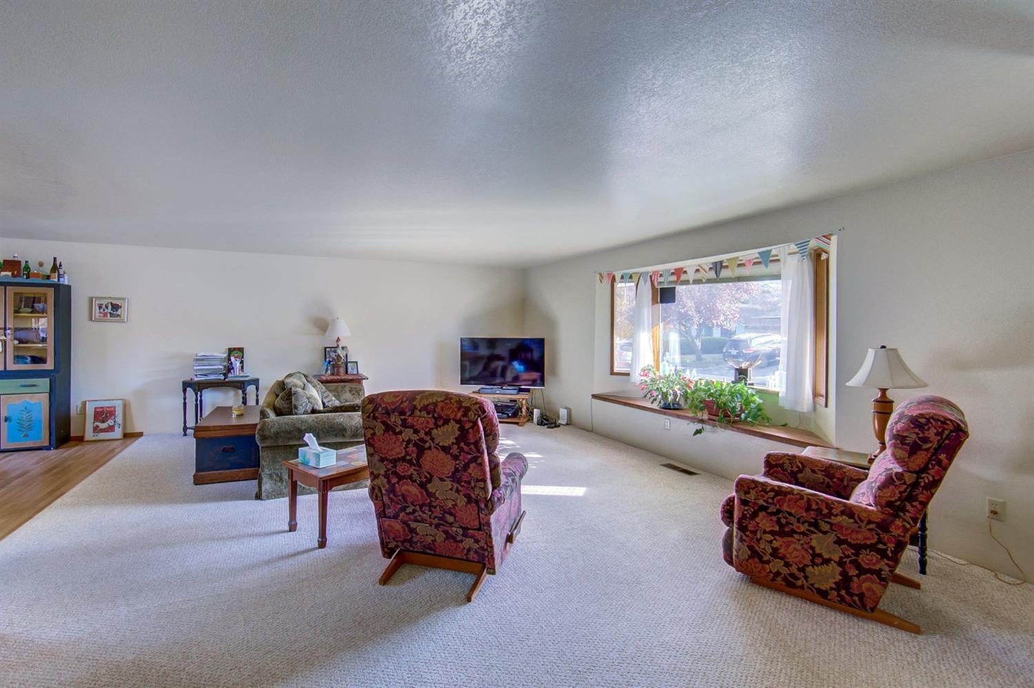 203 Jacob Circle Talent, OR 97540 - Photo 5 of 18 Additional Photo