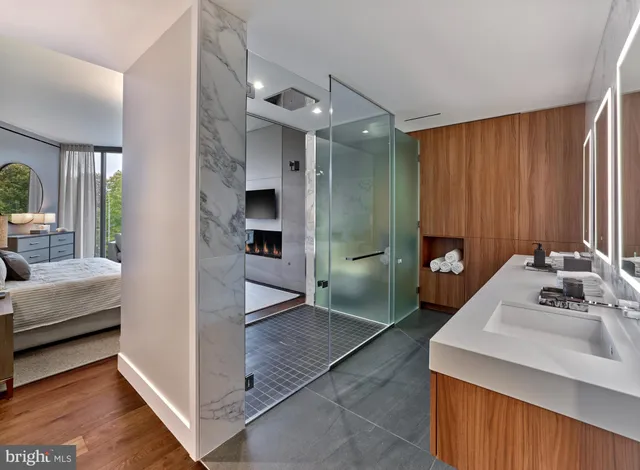 $1,690,000 | 2100 Hamilton Street, Unit 2C, Philadelphia, PA 19130