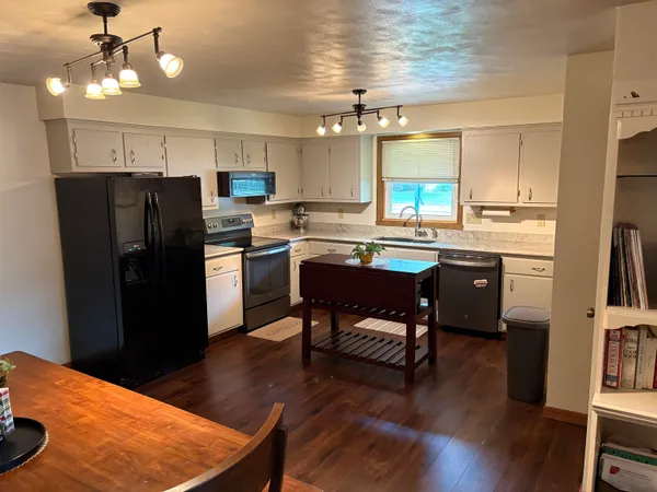 $339,900 | 3407 North Windward Lane, Appleton, WI 54911